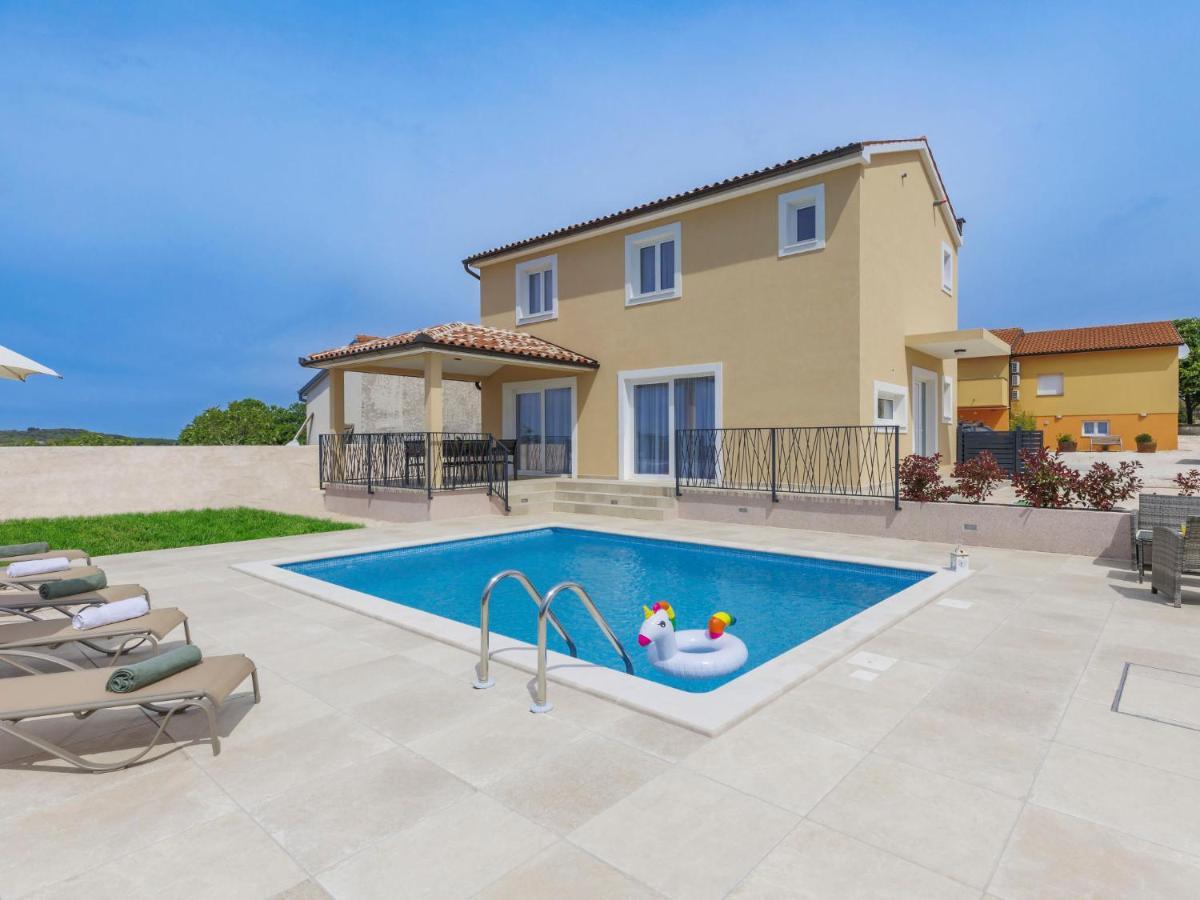 Holiday Home Villa Dora By Interhome プーラ エクステリア 写真