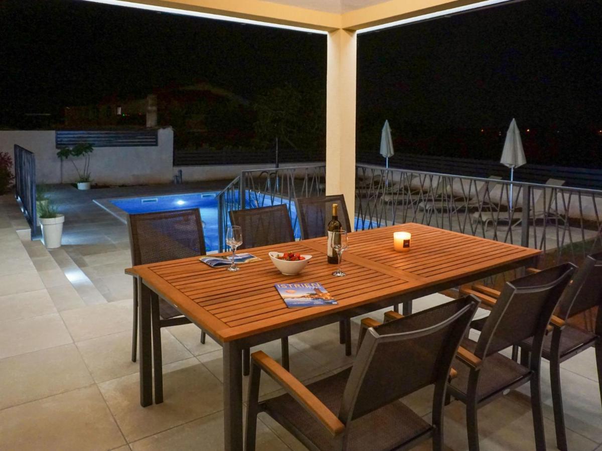 Holiday Home Villa Dora By Interhome プーラ エクステリア 写真
