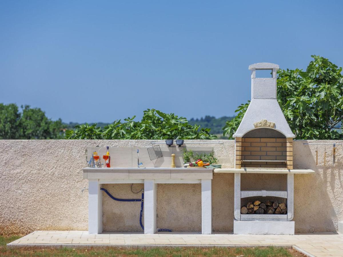Holiday Home Villa Dora By Interhome プーラ エクステリア 写真