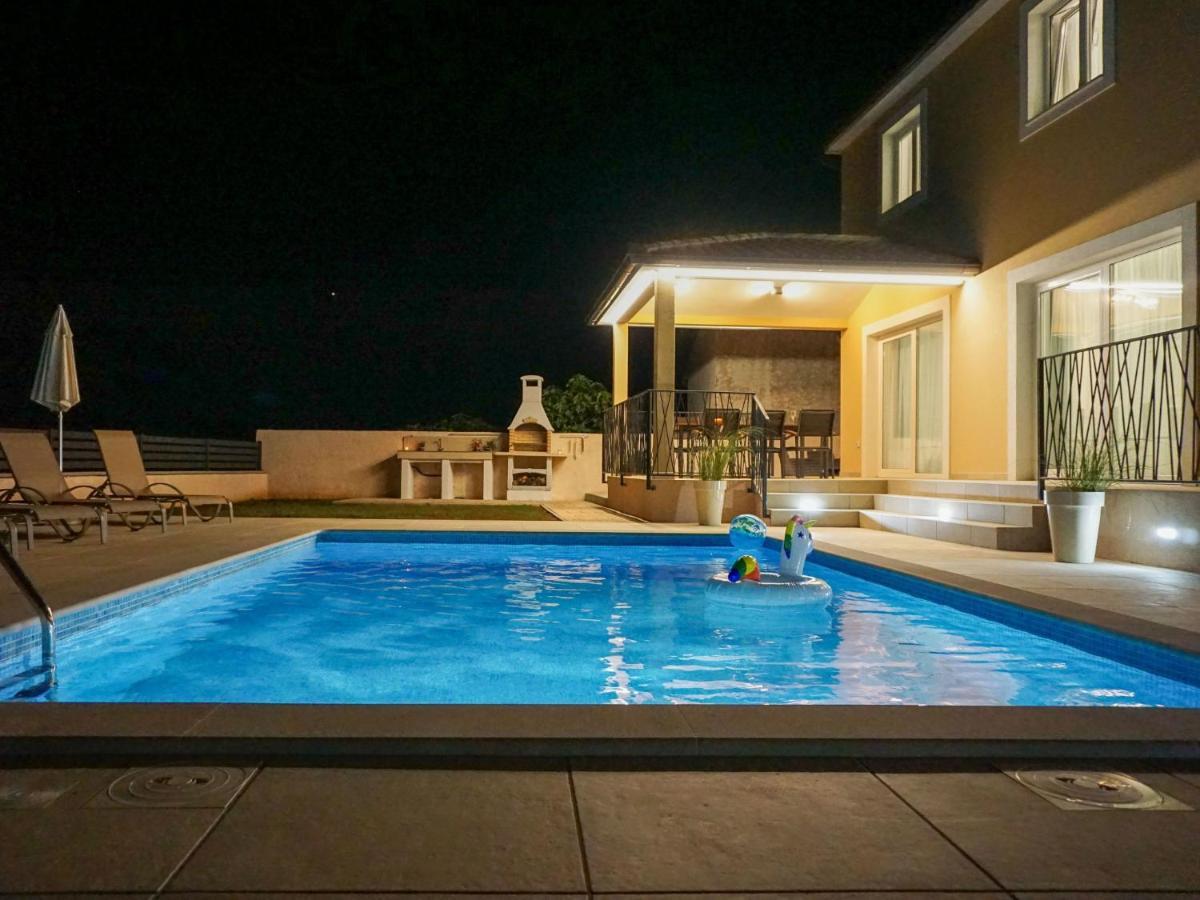 Holiday Home Villa Dora By Interhome プーラ エクステリア 写真